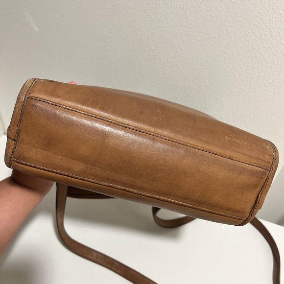 RARE Vintage Coach Court Bag in Burnished Glove Tan Leather - Picture 10 of 16